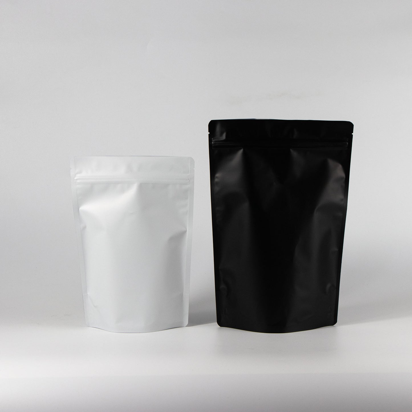 【スタンドパック】200g｜160x230x90mm マットホワイト